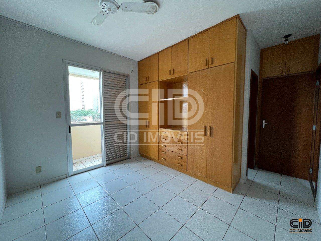 Apartamento para alugar com 3 quartos, 96m² - Foto 11