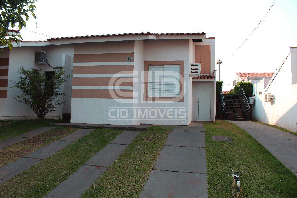 Casa para alugar com 3 quartos, 60m² - Foto 1