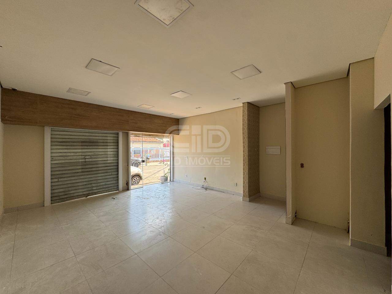 Salão Comercial com 118m² no CPA II