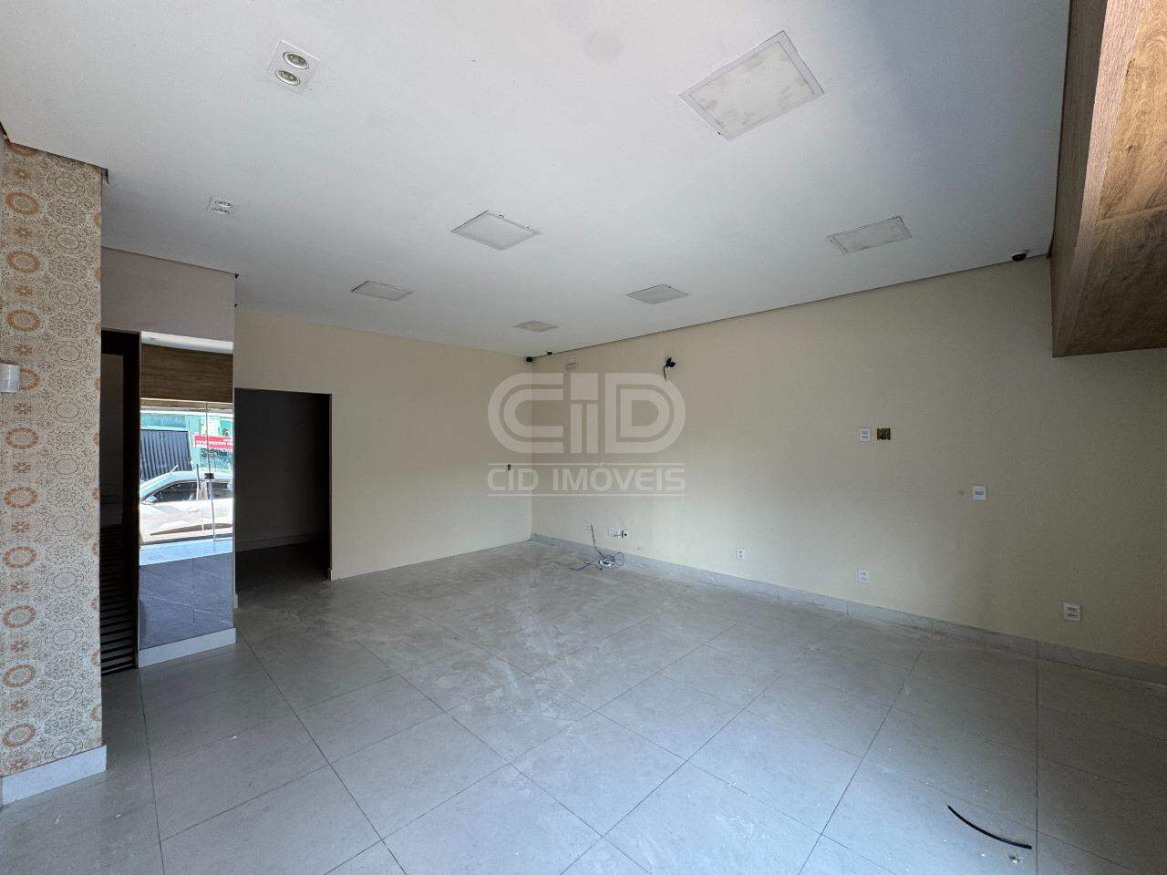 Salão Comercial com 118m² no CPA II