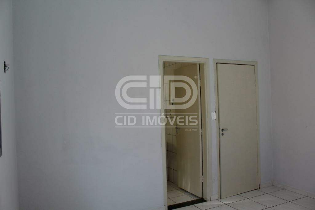 Casa para alugar com 3 quartos, 230m² - Foto 10