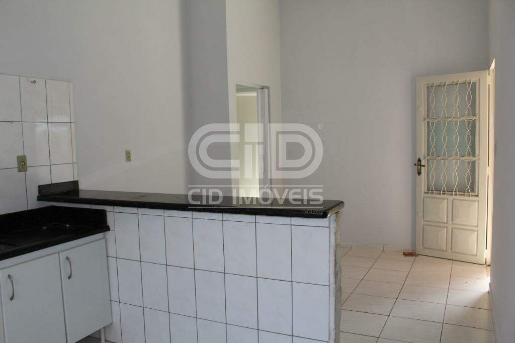 Casa para alugar com 3 quartos, 230m² - Foto 21