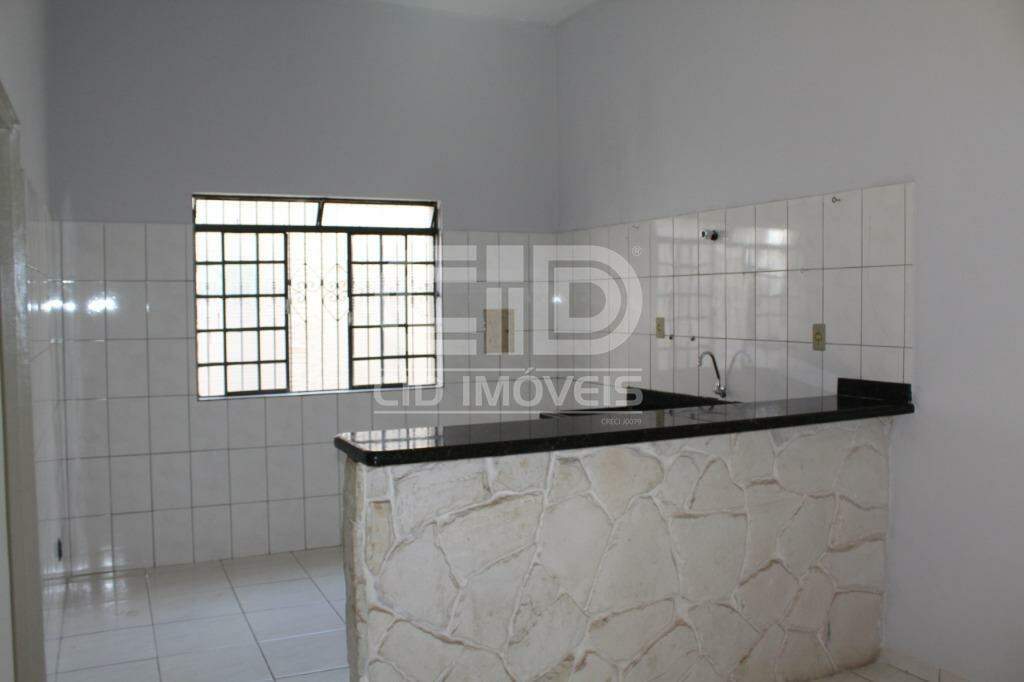 Casa para alugar com 3 quartos, 230m² - Foto 24