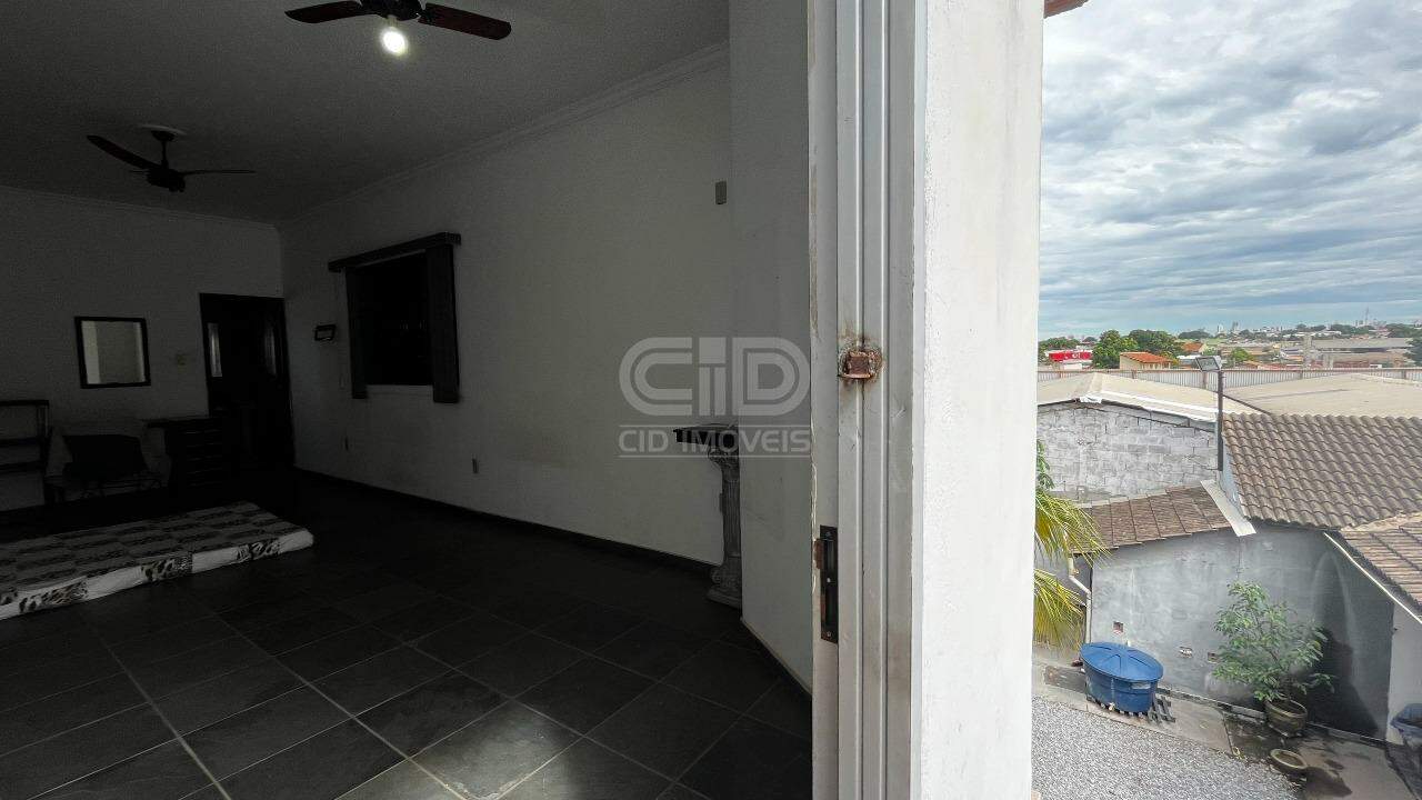 Casa à venda com 4 quartos, 560m² - Foto 7