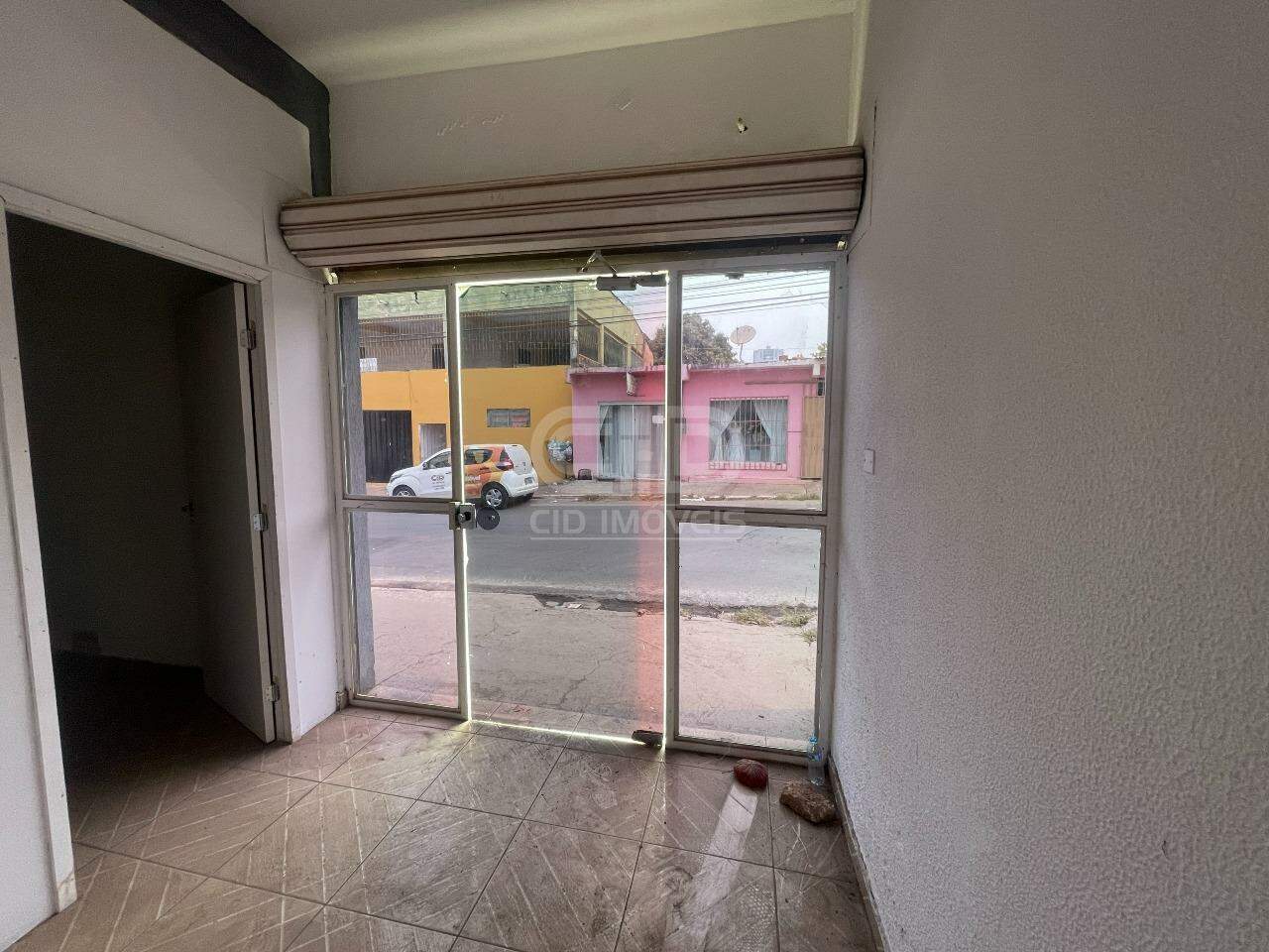 Loja-Salão para alugar, 99m² - Foto 2