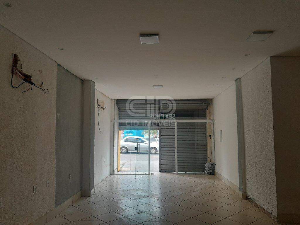 Salão comercial com 70 m² no CPA II