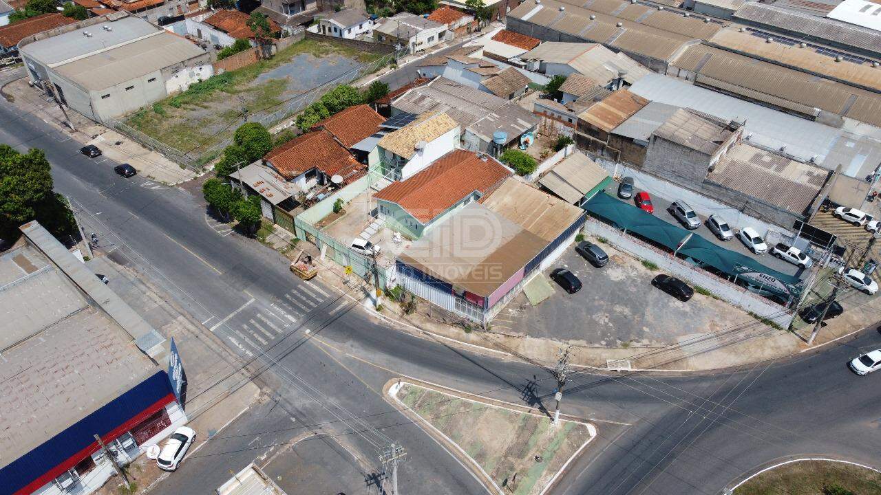 Imovel Comercial com Aproximadamente 214m² no Bairro Cidade Verde