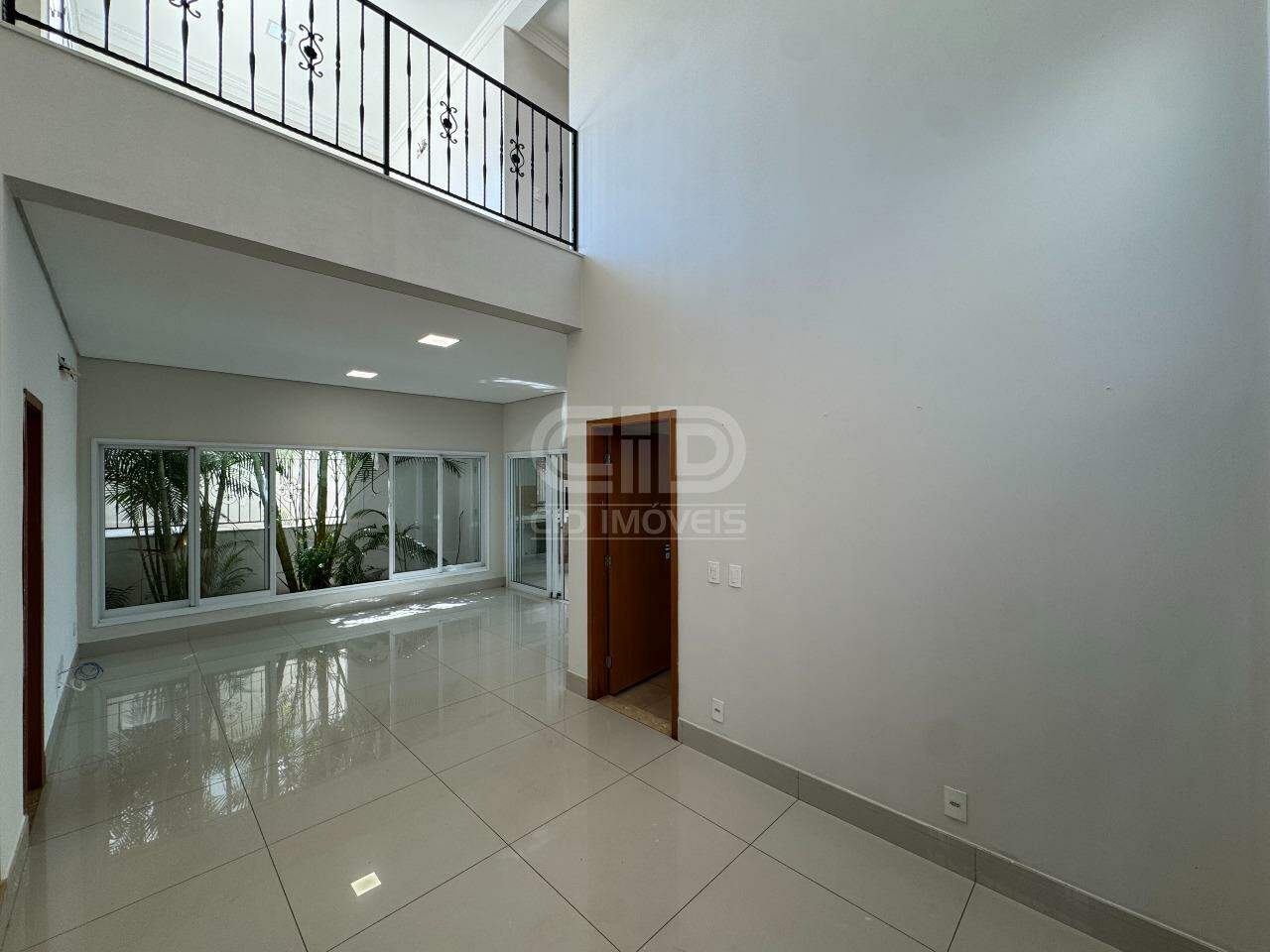 Casa com 3 Suítes e Piscina no Florais Cuiabá