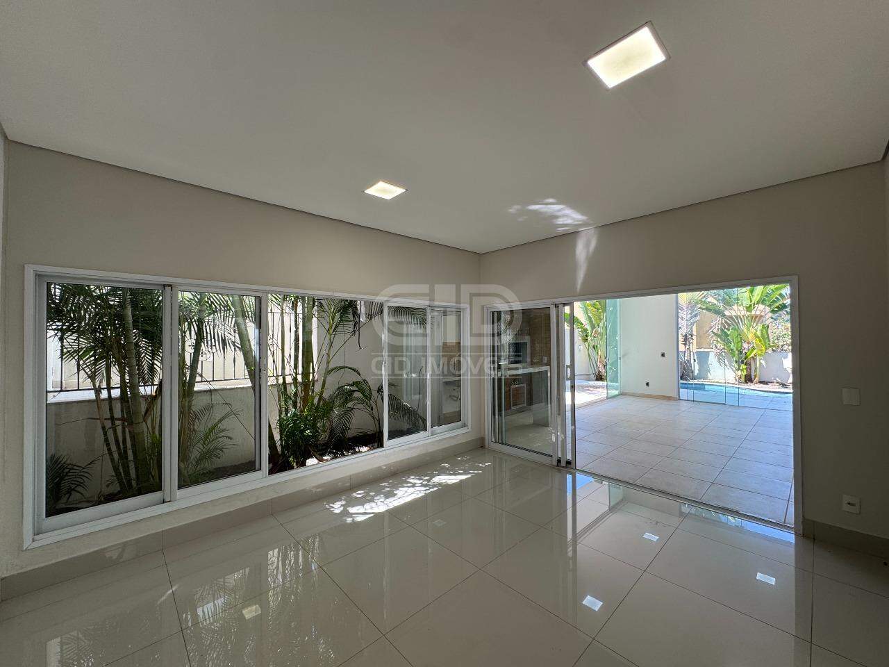 Casa com 3 Suítes e Piscina no Florais Cuiabá