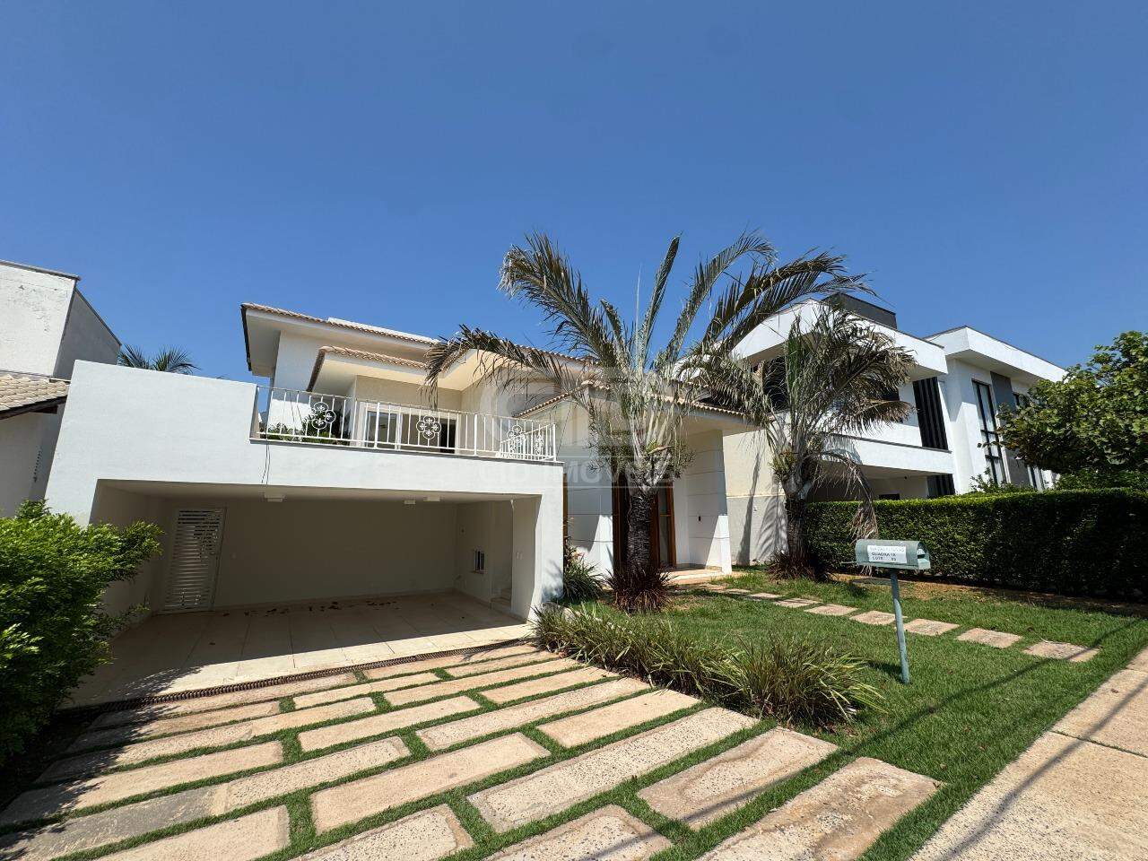 Casa com 3 Suítes e Piscina no Florais Cuiabá