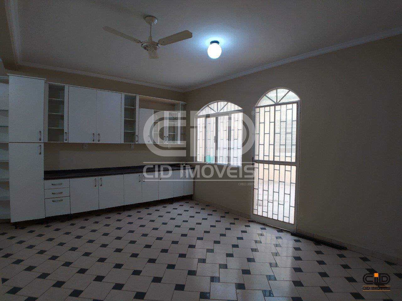Casa para alugar com 4 quartos, 328m² - Foto 23