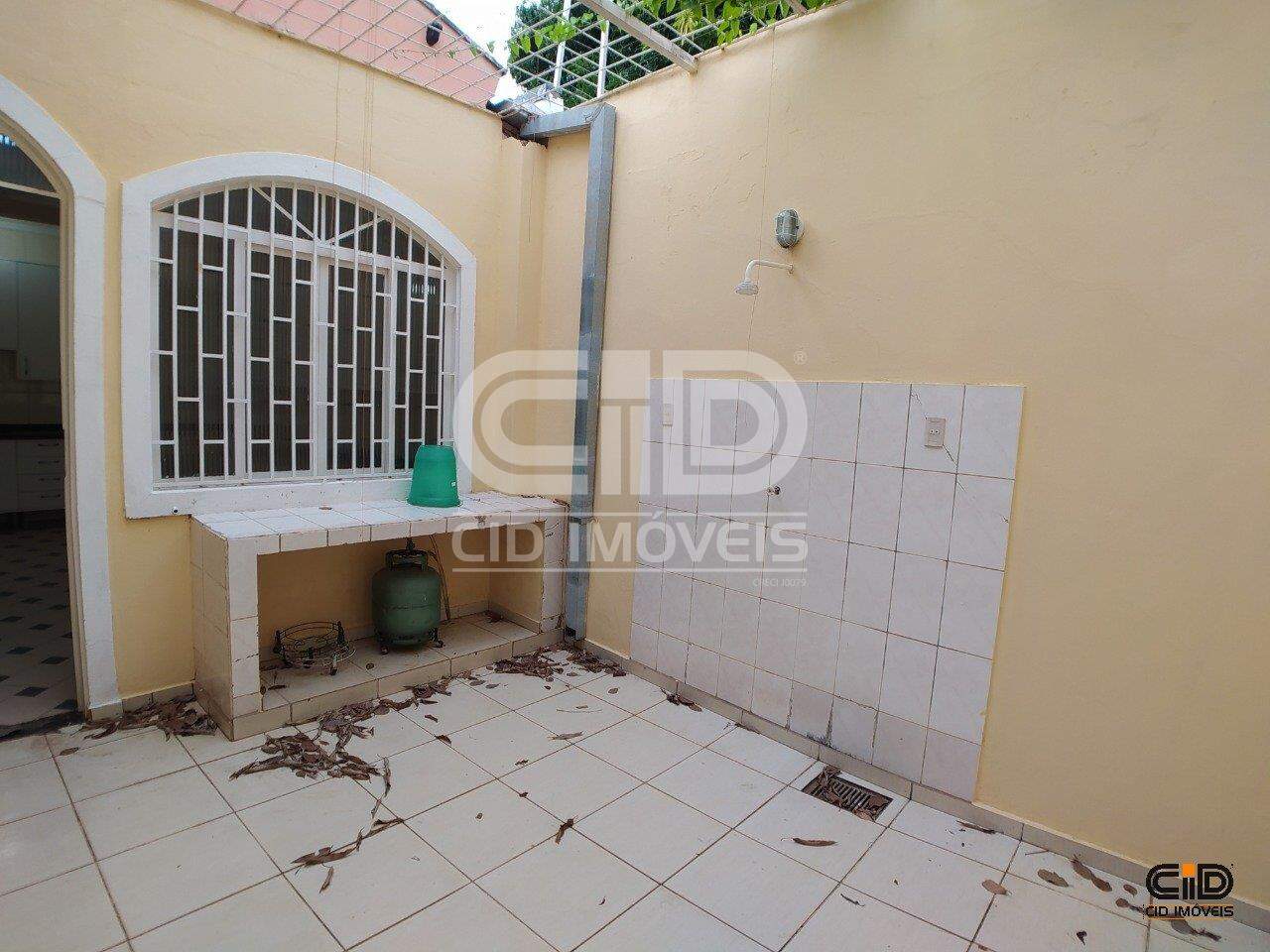 Casa para alugar com 4 quartos, 328m² - Foto 26