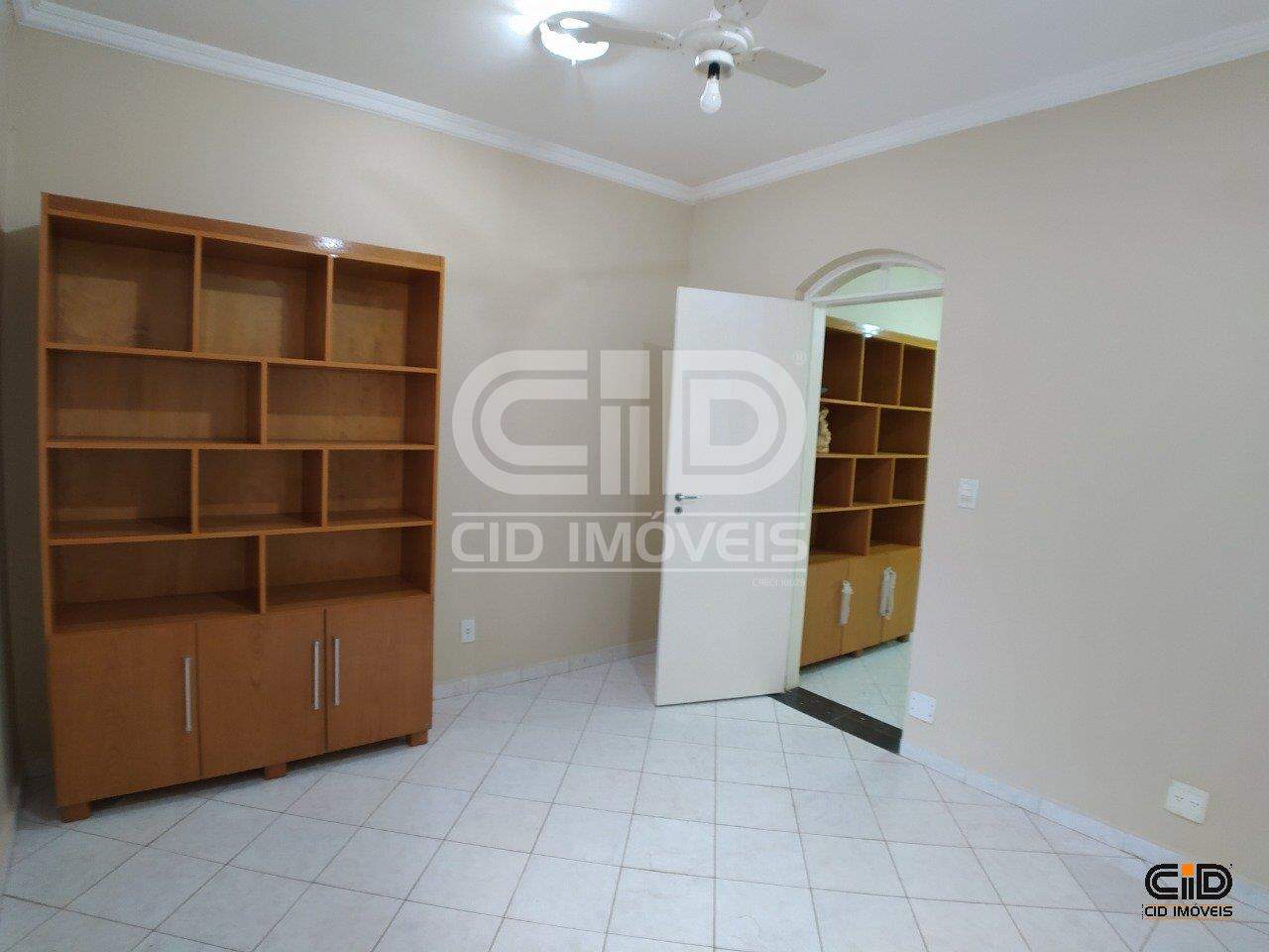 Casa para alugar com 4 quartos, 328m² - Foto 10