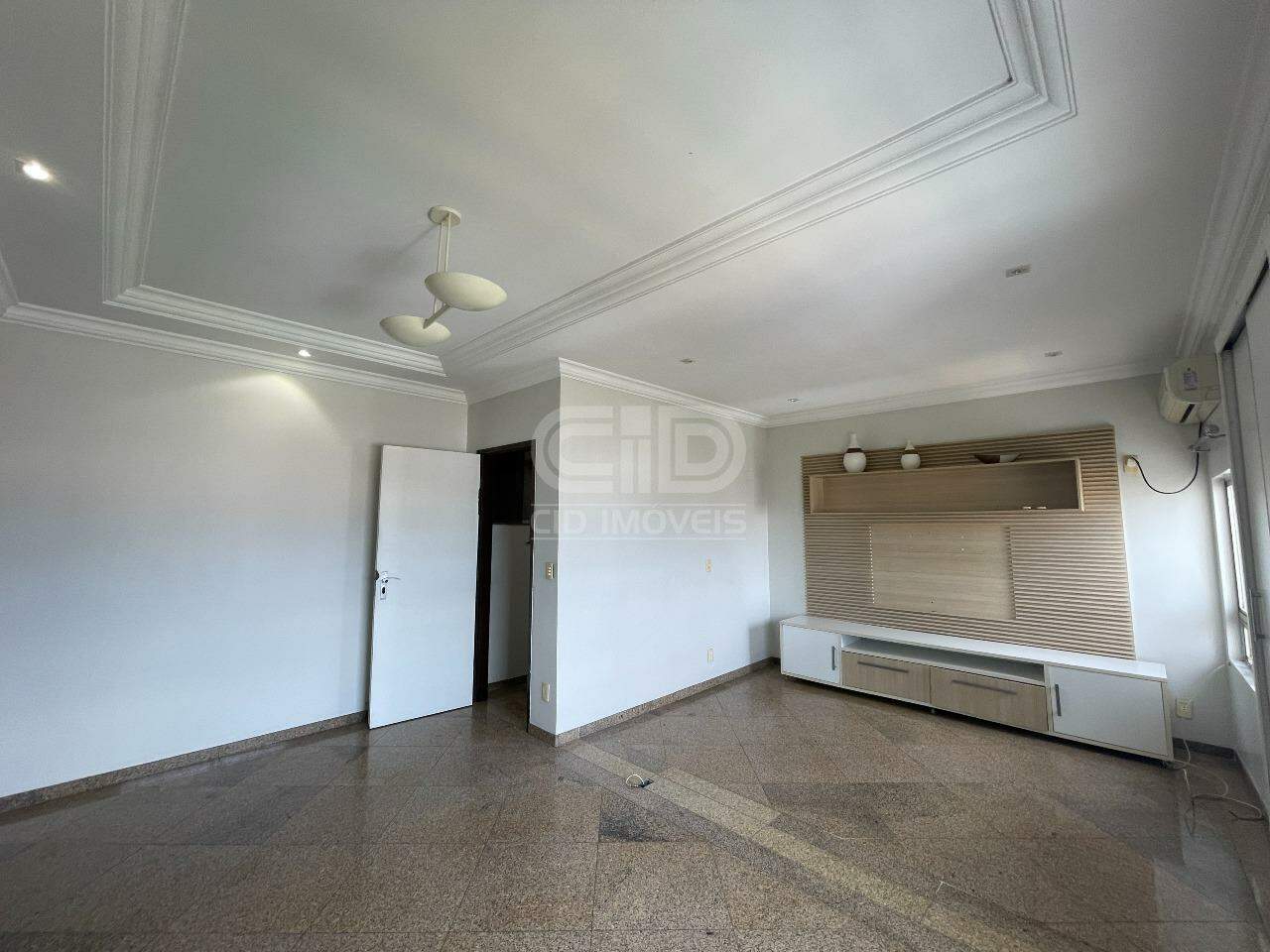 Apartamento para alugar com 4 quartos, 240m² - Foto 8