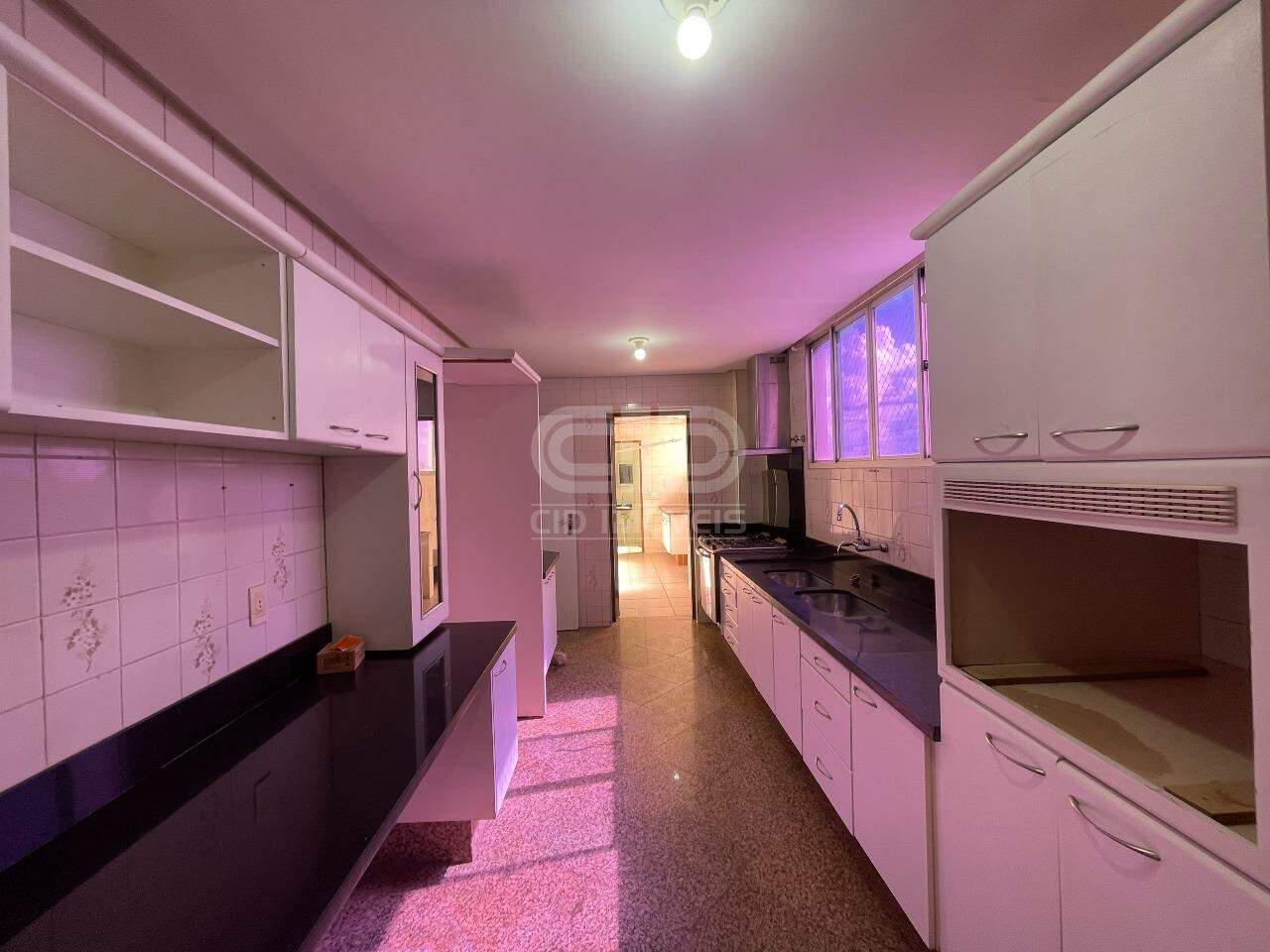 Apartamento para alugar com 4 quartos, 240m² - Foto 26