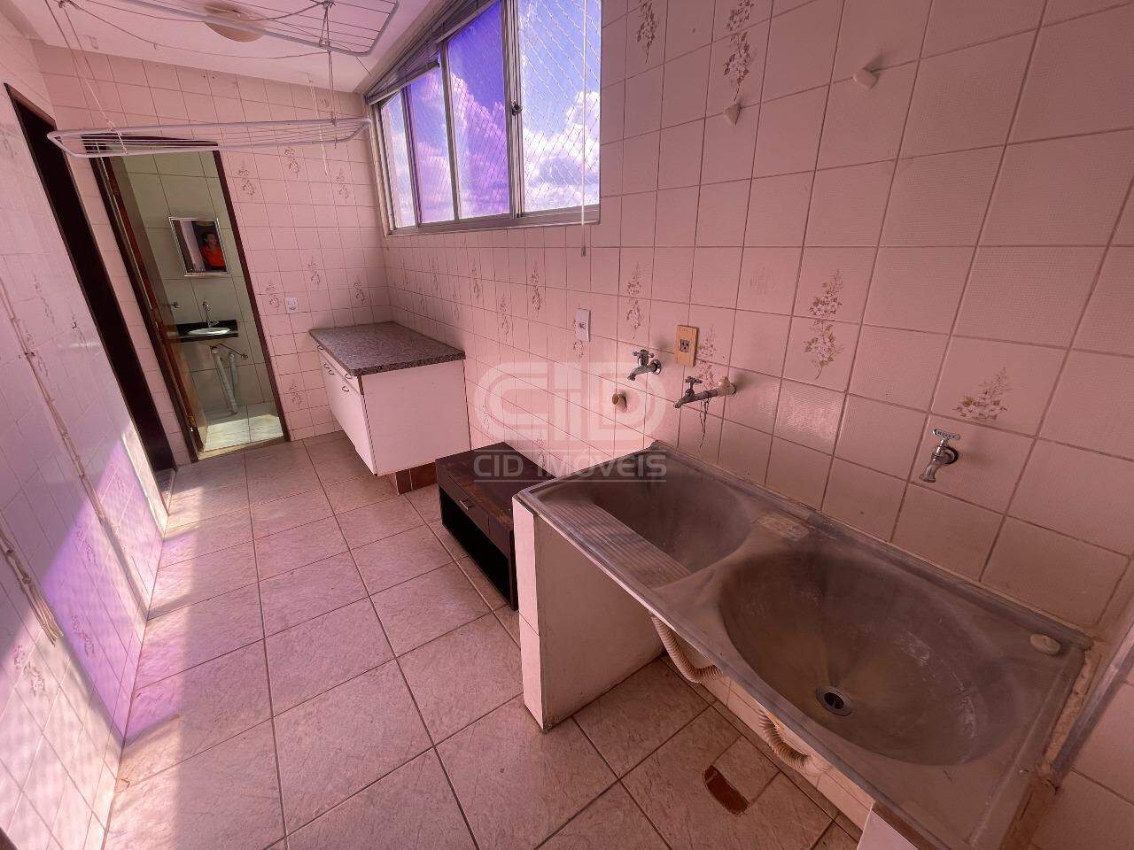 Apartamento para alugar com 4 quartos, 240m² - Foto 27