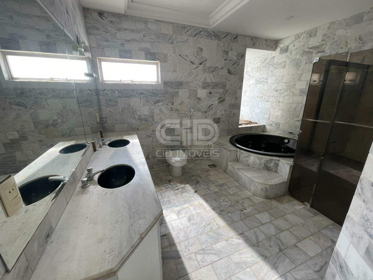 Apartamento para alugar com 4 quartos, 240m² - Foto 21