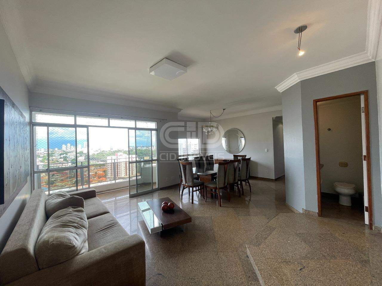 Apartamento para alugar com 4 quartos, 240m² - Foto 1