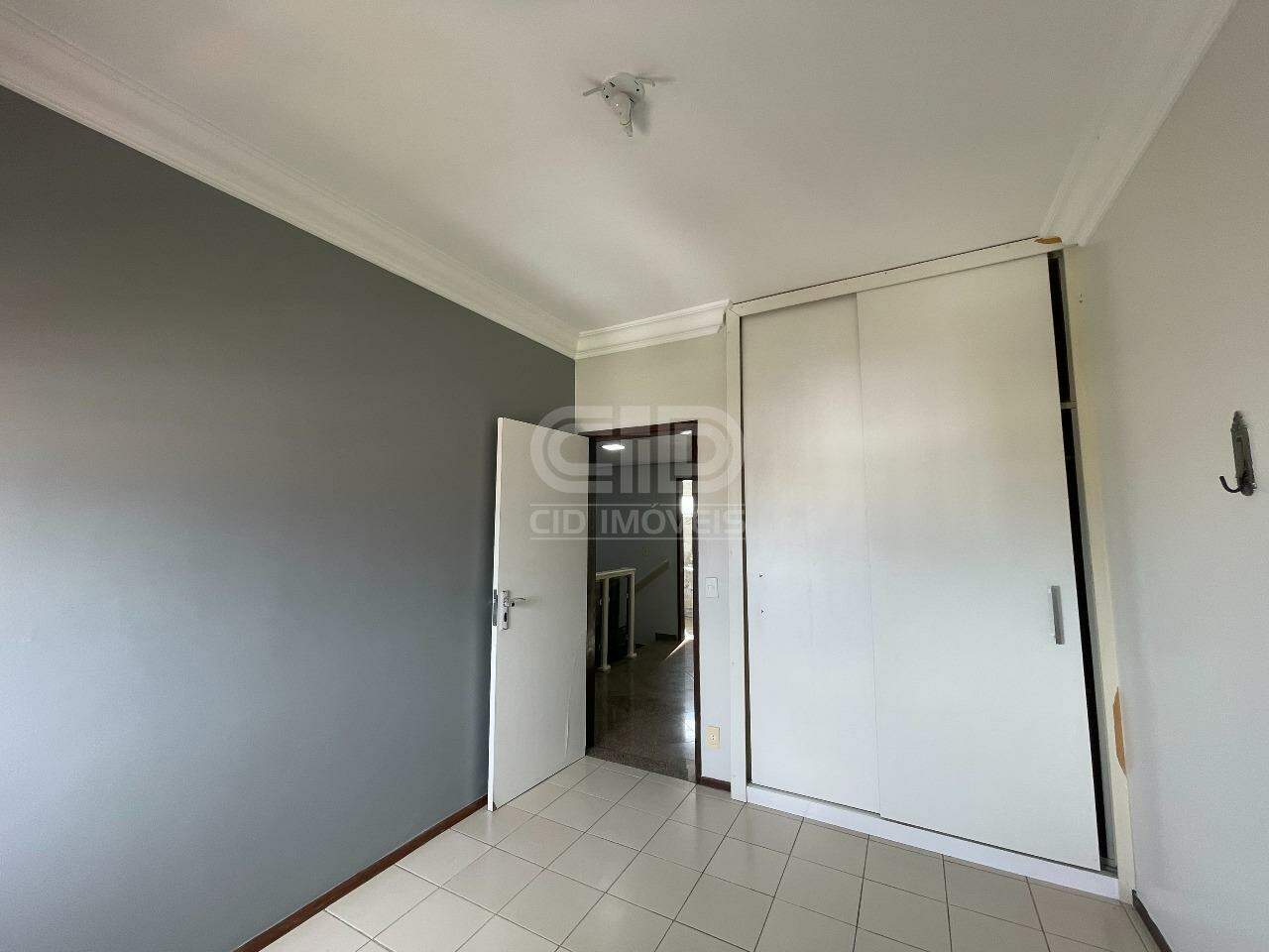 Apartamento para alugar com 4 quartos, 240m² - Foto 17