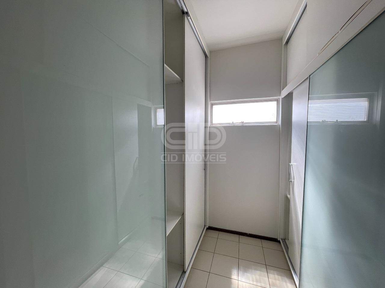 Apartamento para alugar com 4 quartos, 240m² - Foto 23