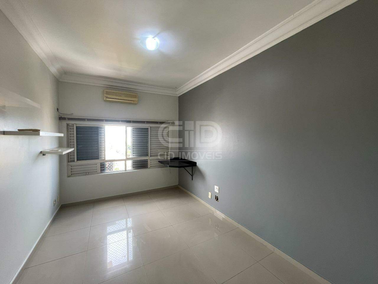 Apartamento para alugar com 4 quartos, 240m² - Foto 9
