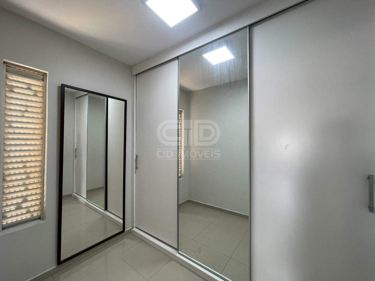 Apartamento para alugar com 4 quartos, 240m² - Foto 12