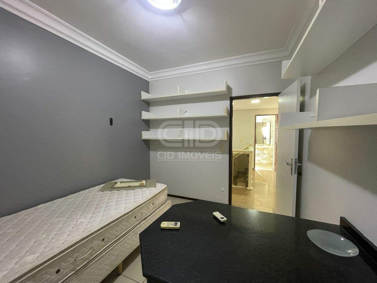Apartamento para alugar com 4 quartos, 240m² - Foto 15