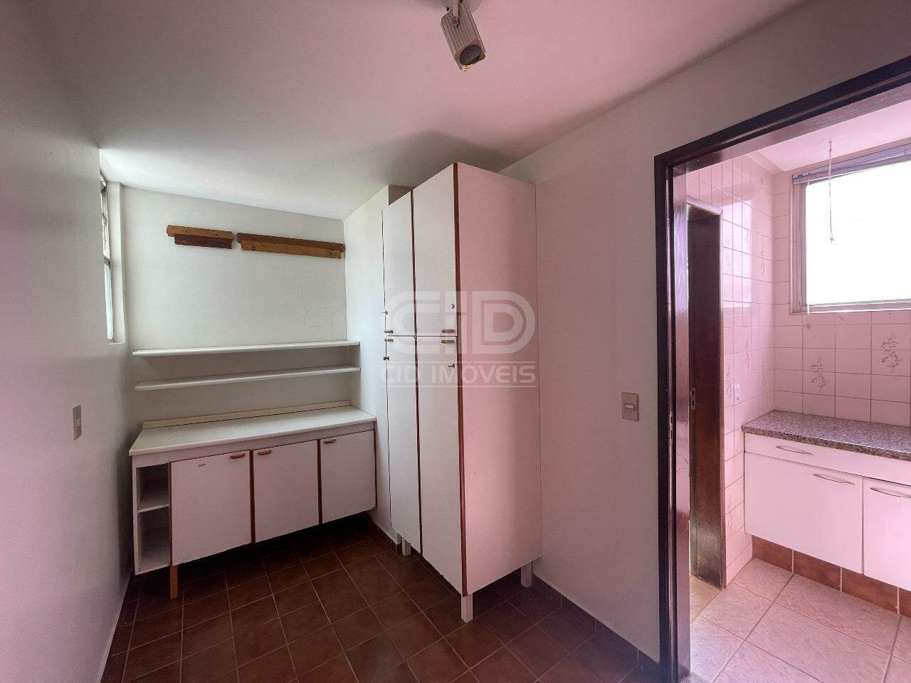 Apartamento para alugar com 4 quartos, 240m² - Foto 28