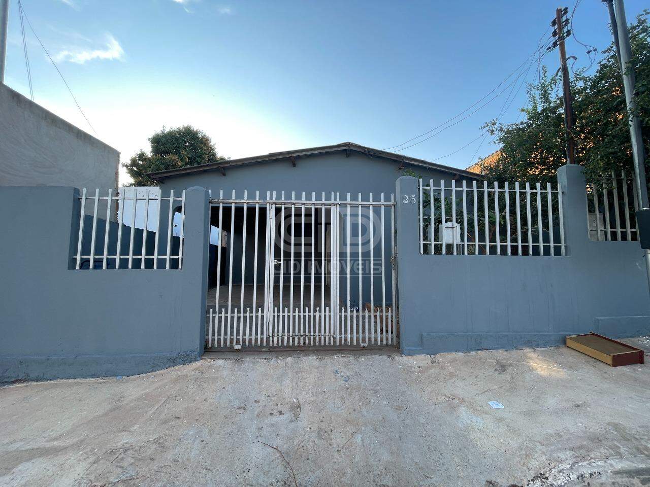 Casa para alugar com 3 quartos, 109m² - Foto 1