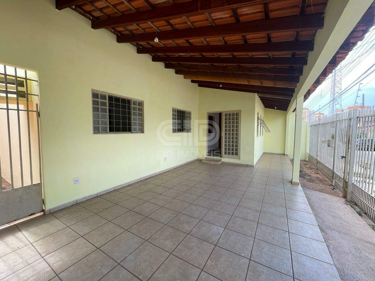 Casa para alugar com 3 quartos, 172m² - Foto 2