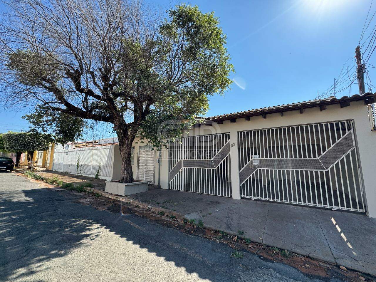 Casa, 3 quartos, 243 m² - Foto 1