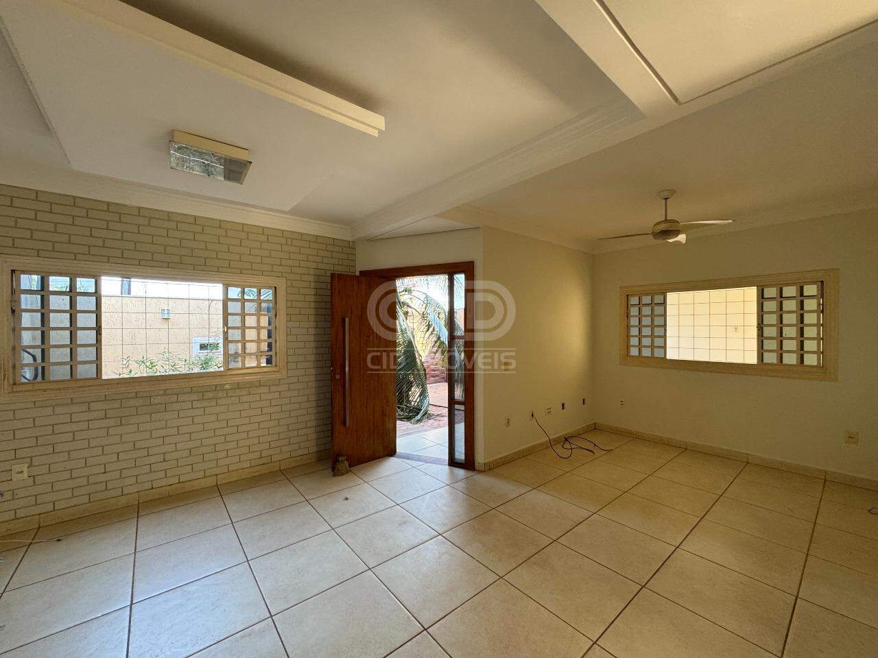 Sobrado com 3 quartos no bairro CPA III