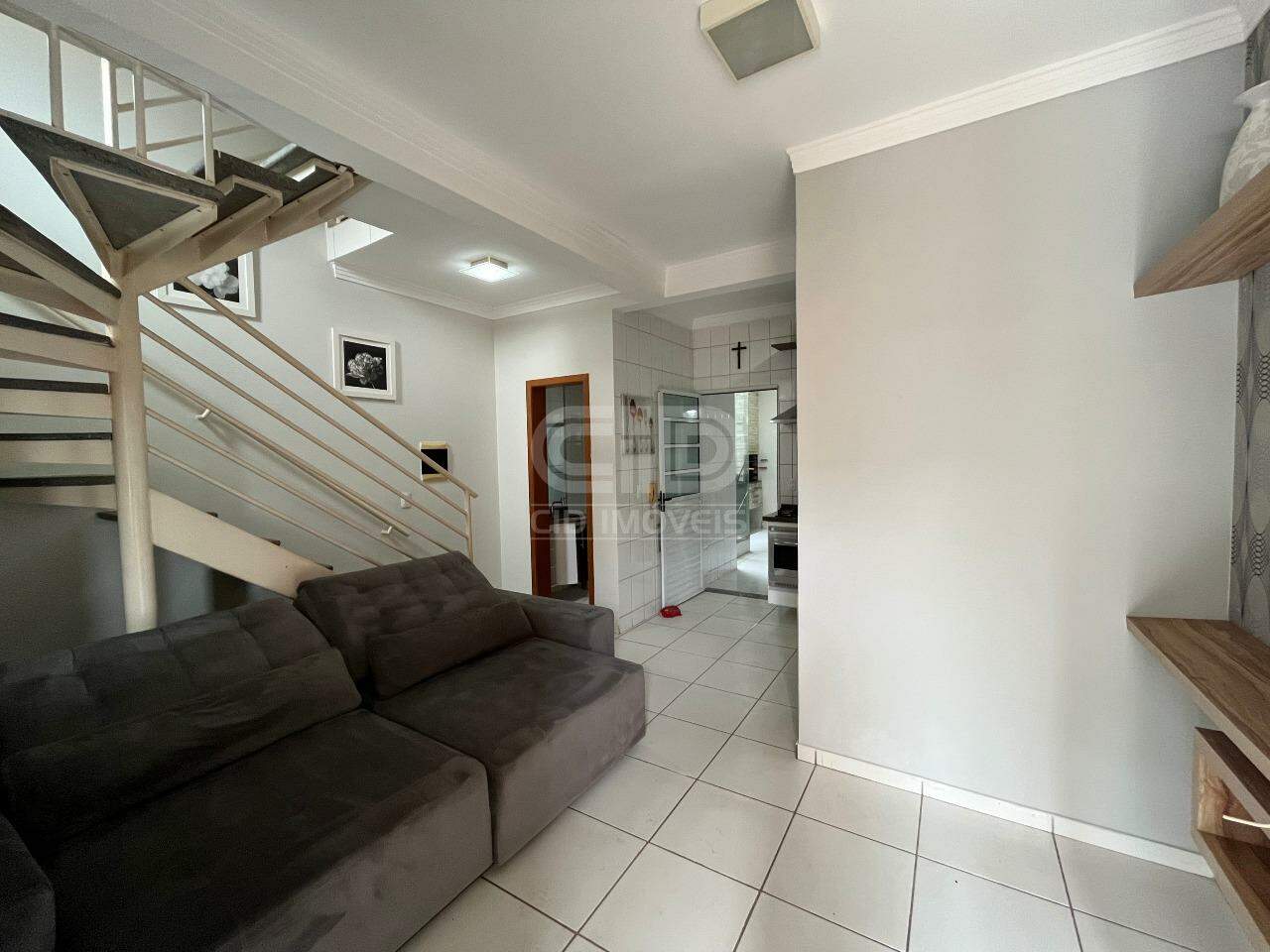 Casa de Condomínio para alugar com 2 quartos, 79m² - Foto 2
