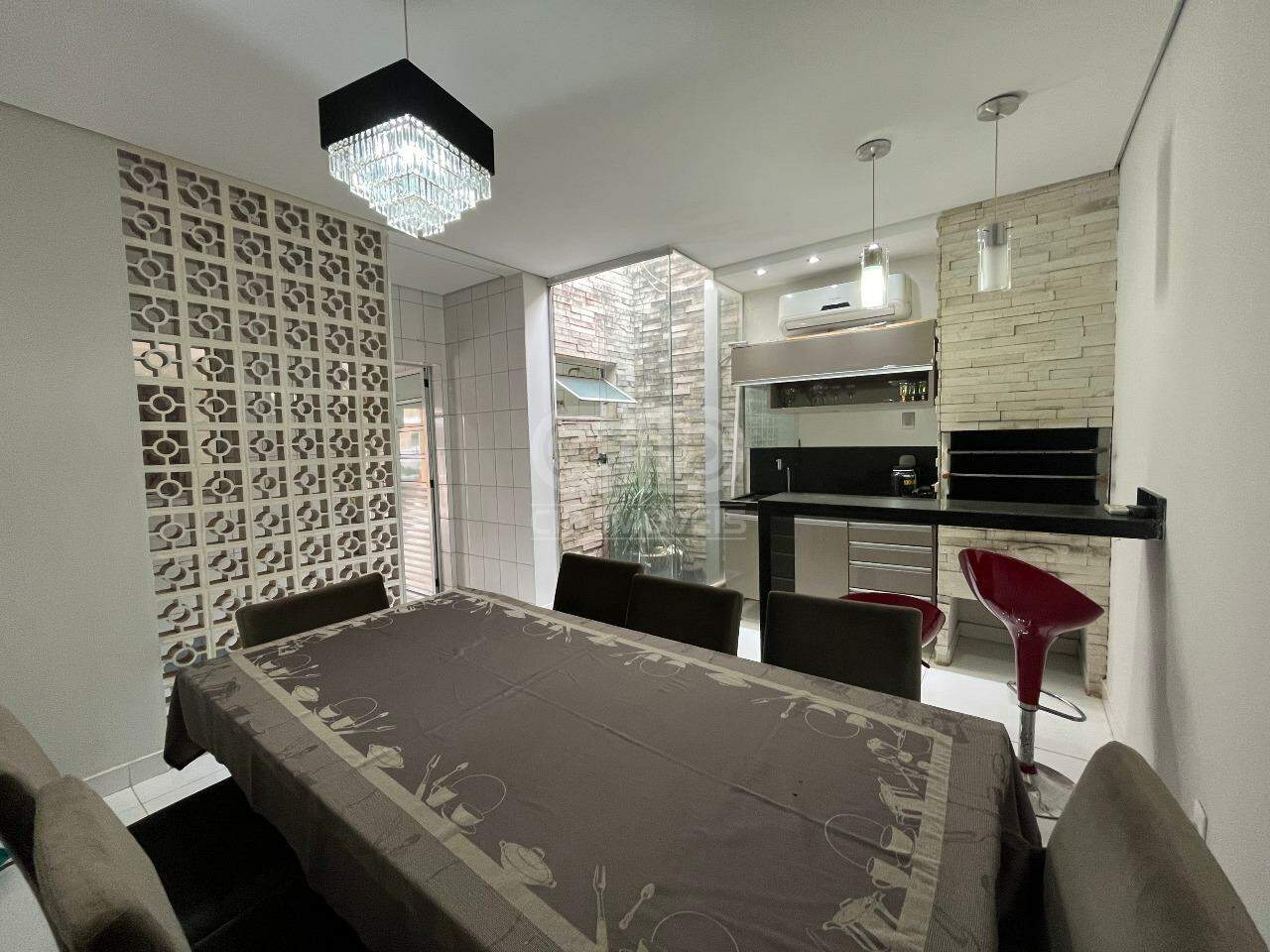 Casa de Condomínio para alugar com 2 quartos, 79m² - Foto 1