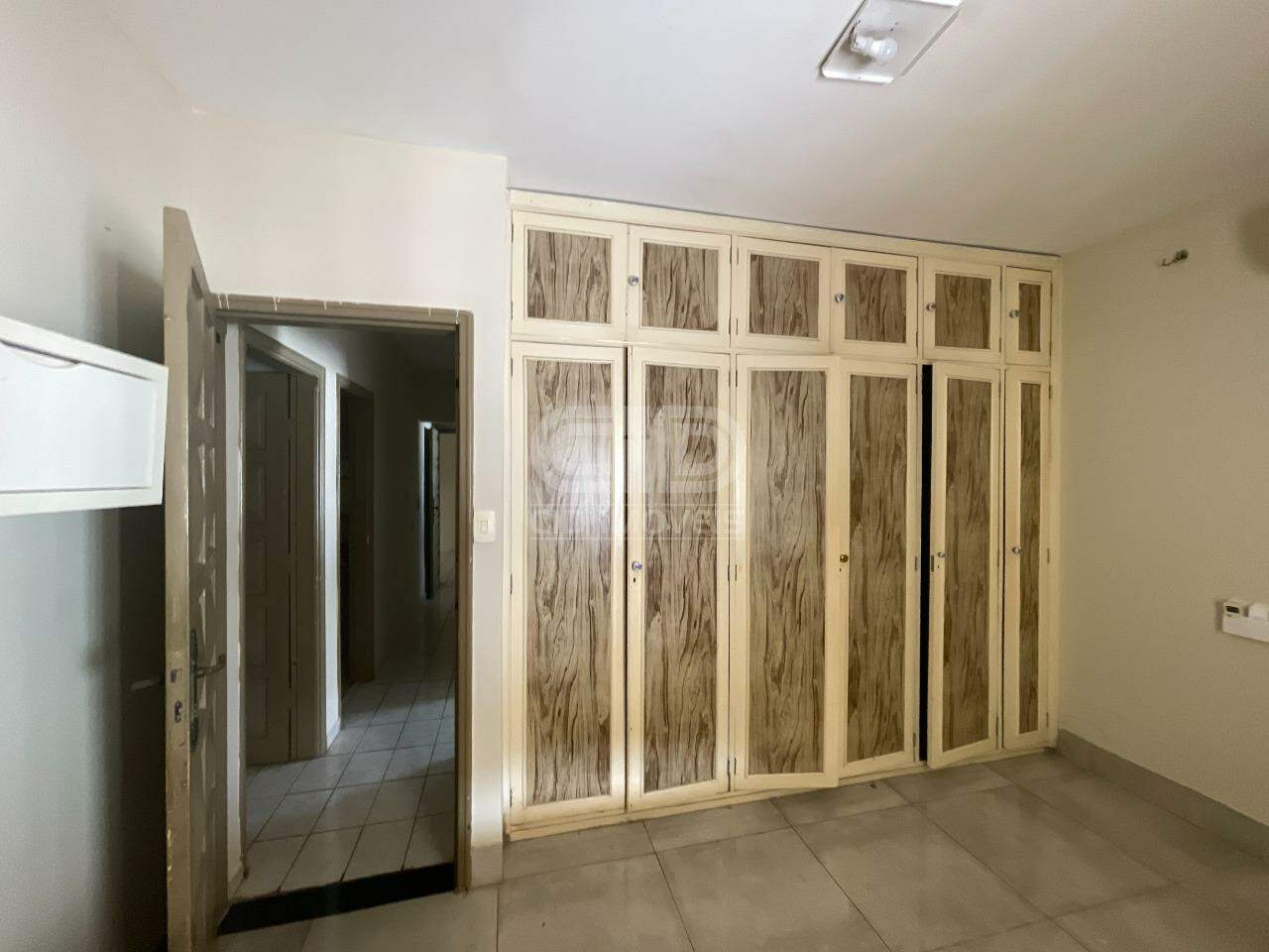Casa para alugar com 6 quartos, 259m² - Foto 17