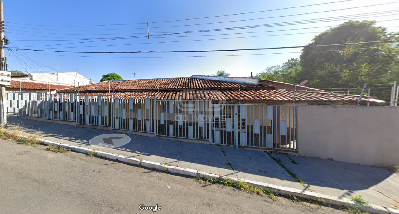 Casa para alugar com 6 quartos, 259m² - Foto 1
