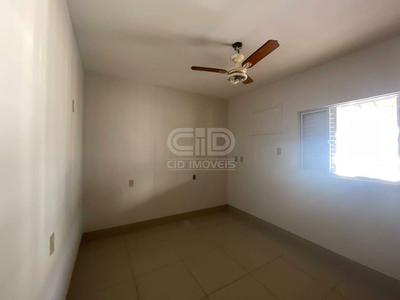 Casa para alugar com 6 quartos, 259m² - Foto 9