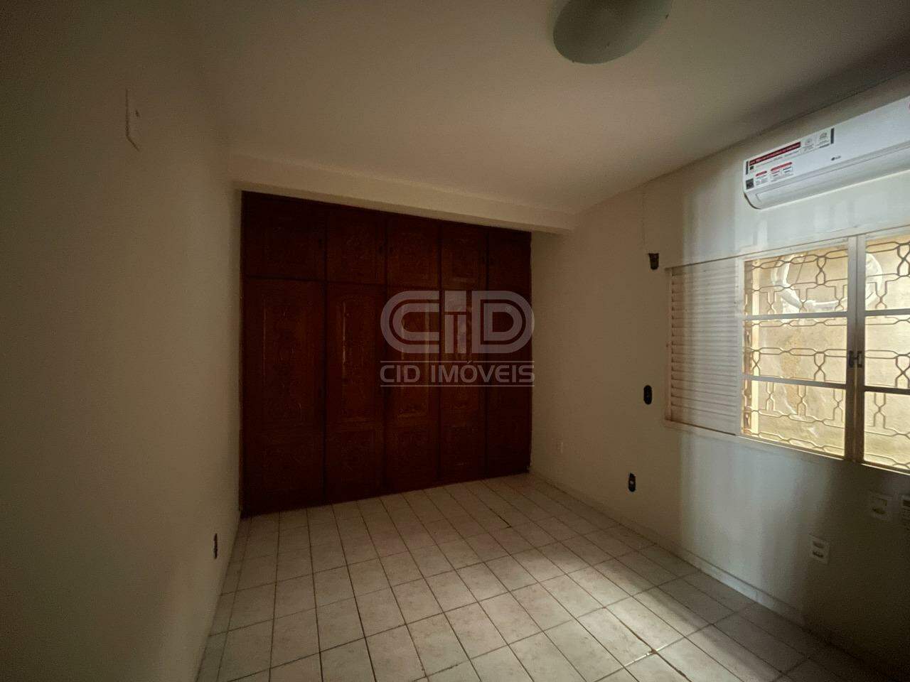 Casa para alugar com 6 quartos, 259m² - Foto 14