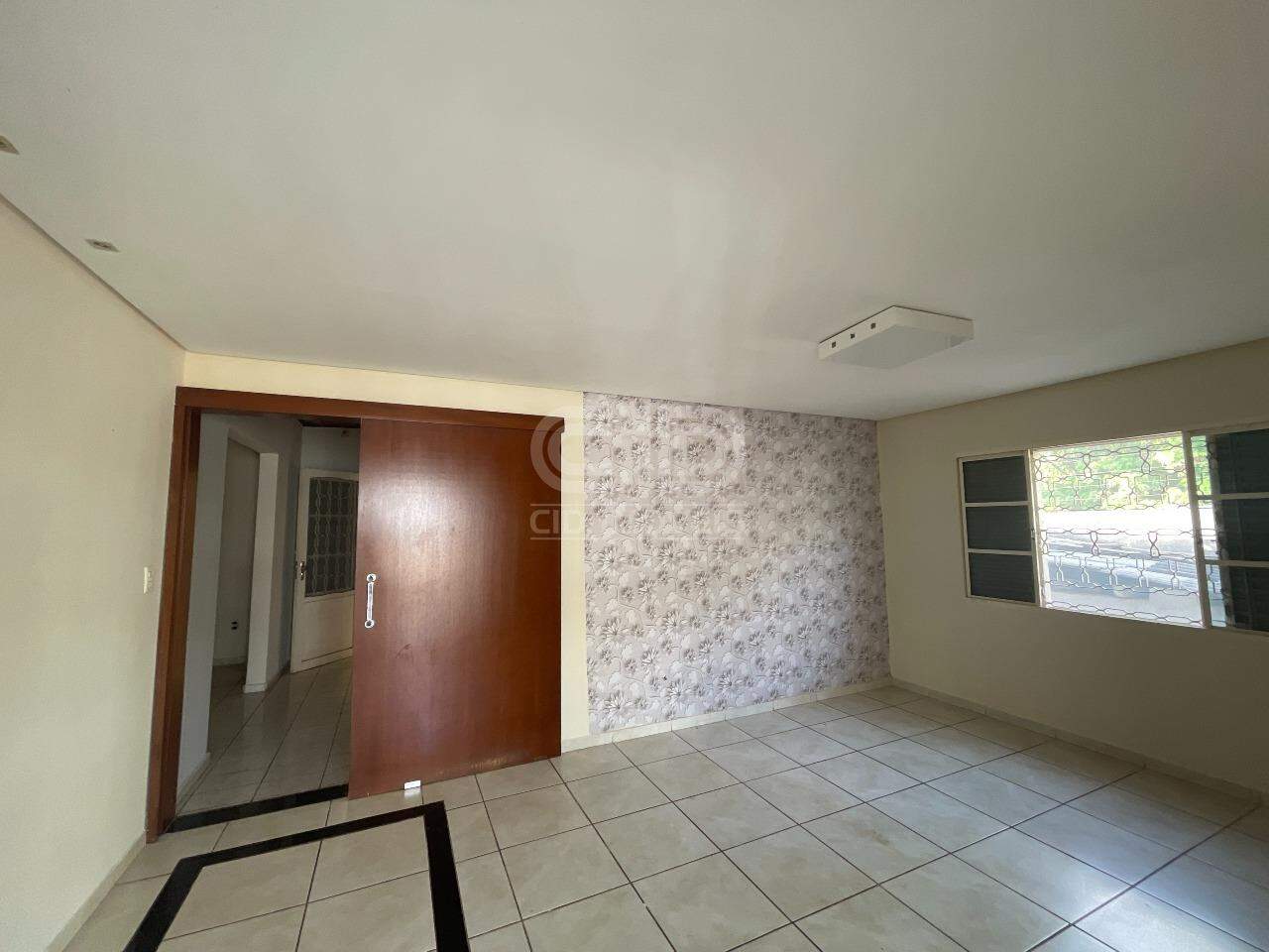 Casa para alugar com 6 quartos, 259m² - Foto 3