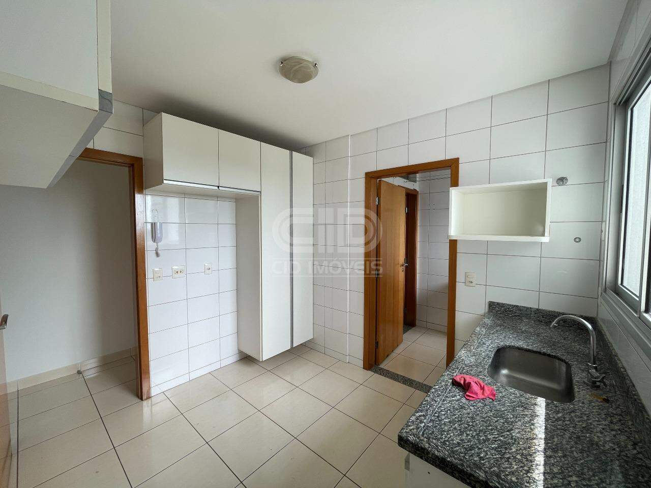 Apartamento para alugar com 3 quartos, 101m² - Foto 9