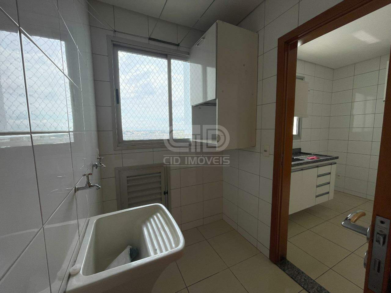 Apartamento para alugar com 3 quartos, 101m² - Foto 12