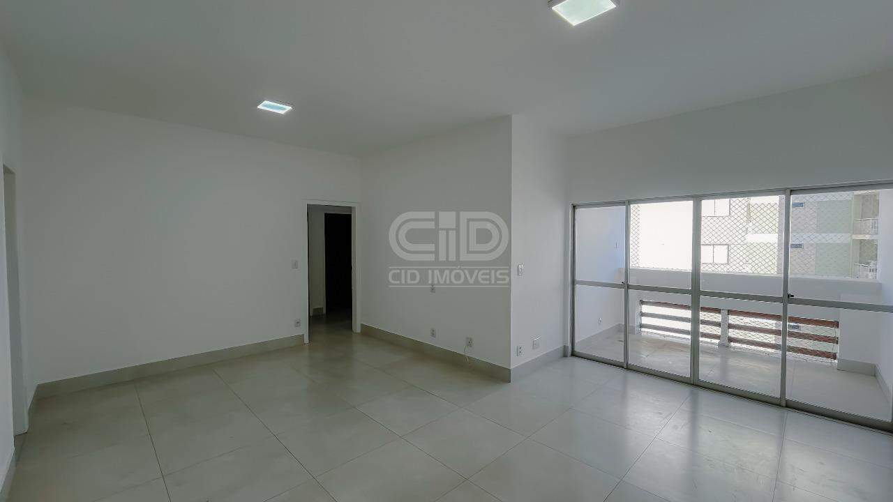 Apartamento à venda com 3 quartos, 98m² - Foto 2