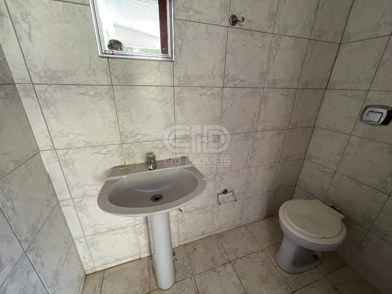 Casa para alugar com 3 quartos, 240m² - Foto 29