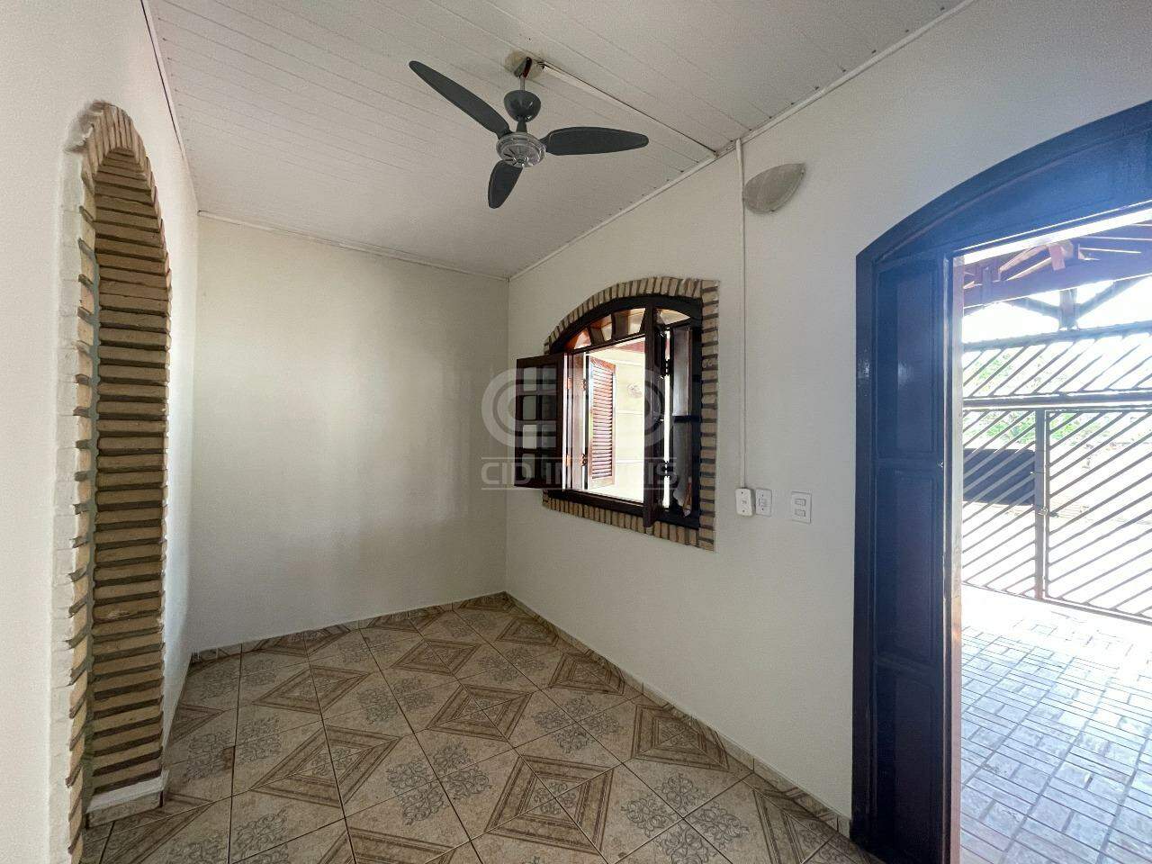 Casa para alugar com 3 quartos, 240m² - Foto 5