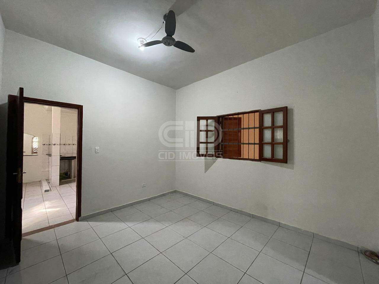 Casa para alugar com 3 quartos, 240m² - Foto 15