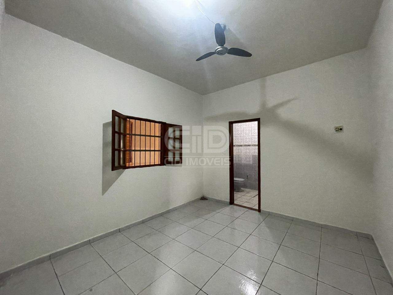 Casa para alugar com 3 quartos, 240m² - Foto 13