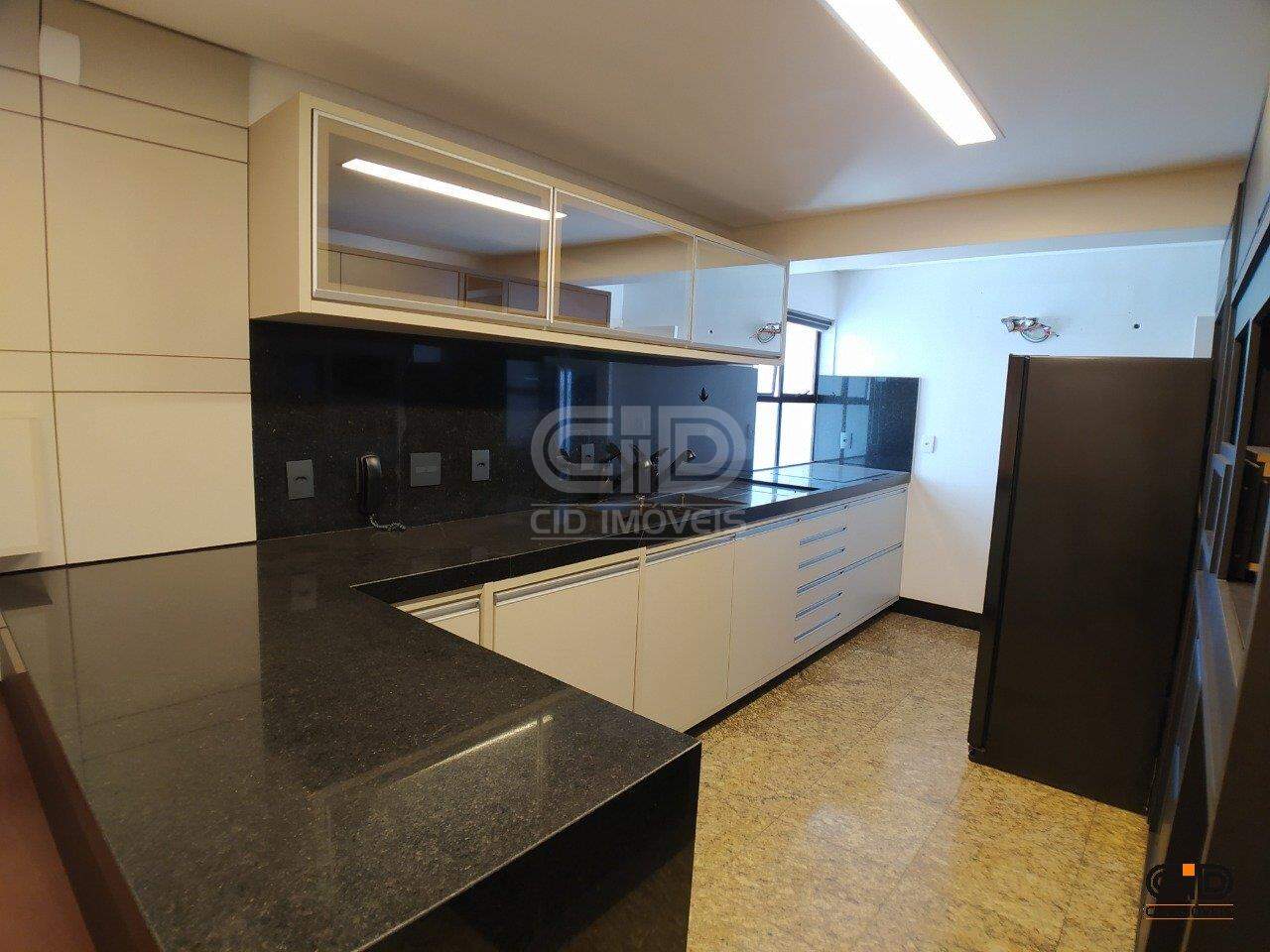 Apartamento para alugar com 4 quartos, 340m² - Foto 23