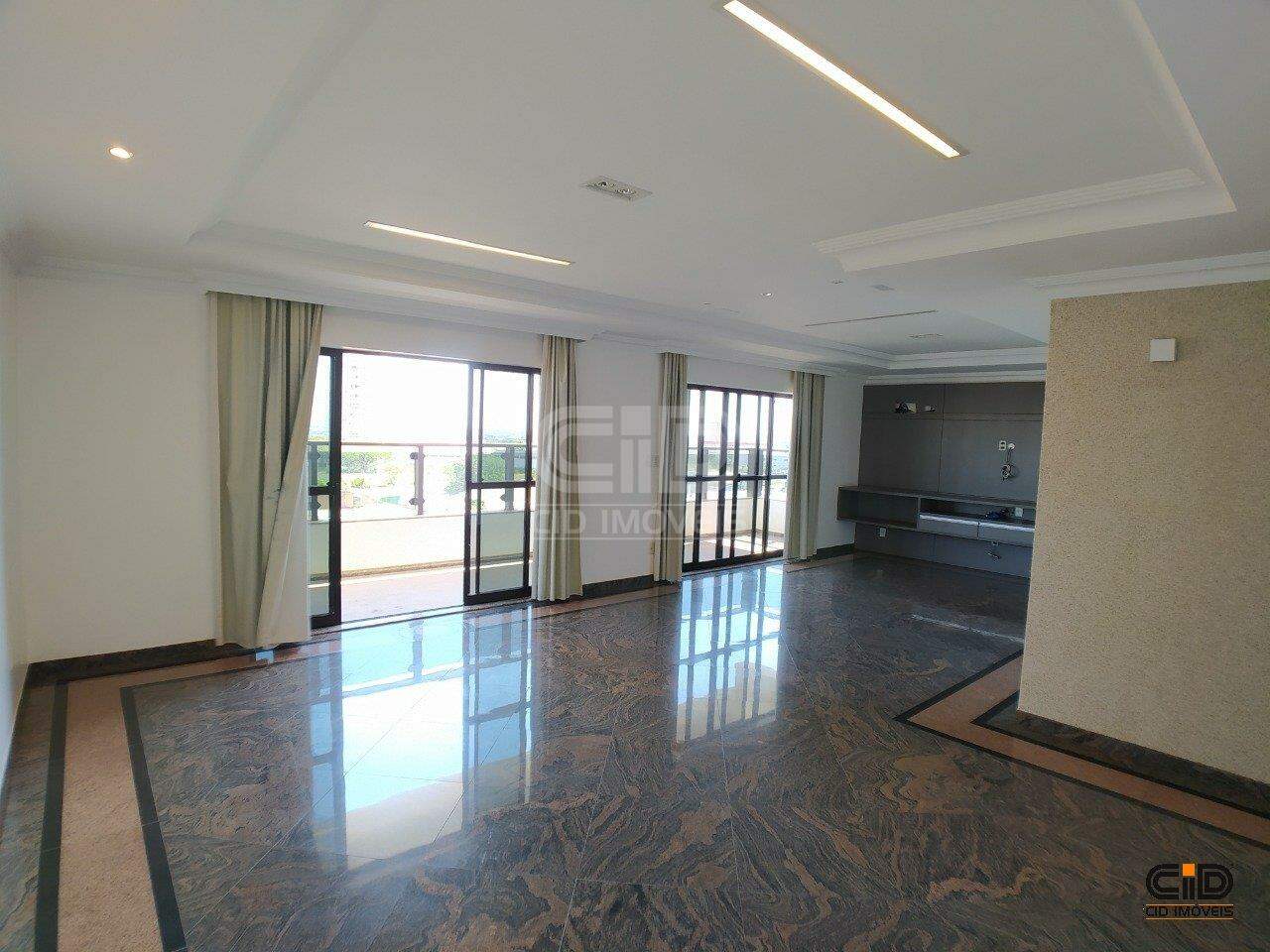 Apartamento para alugar com 4 quartos, 340m² - Foto 2