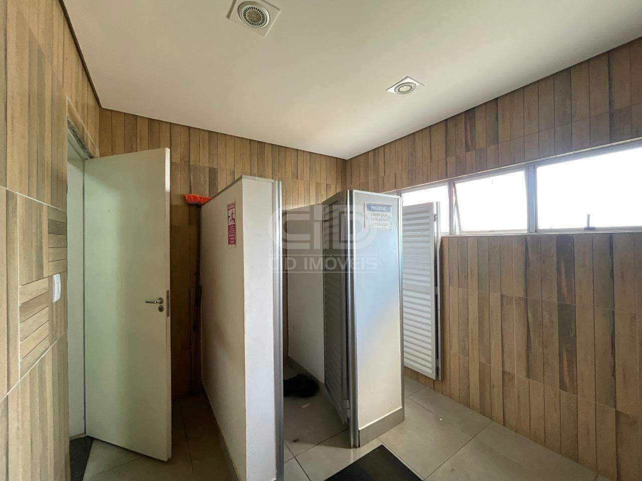 Salão Comercial para aluguel no Jardim Petrópolis: 