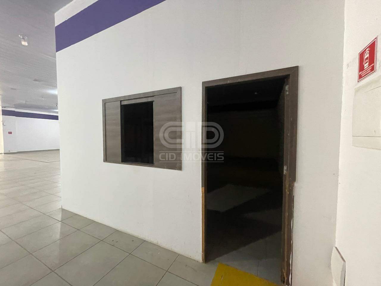 Salão Comercial para aluguel no Jardim Petrópolis: 
